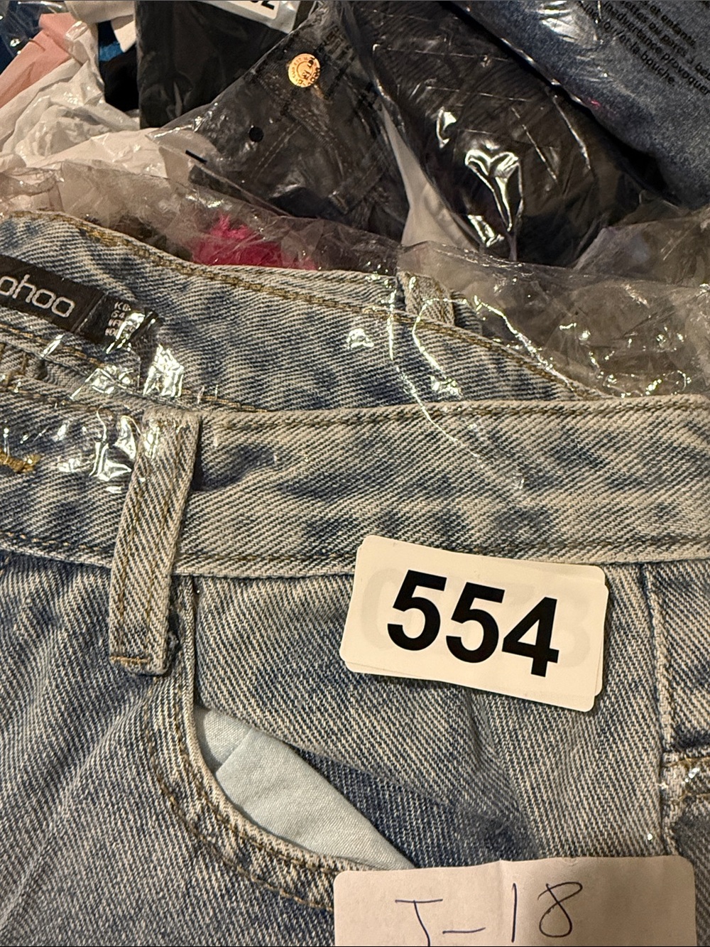 BOOHOO Jeans Blue‎ Stone Wash Blue High Rise Tapered Mom Women's Sz 4 - Picture 7 of 7